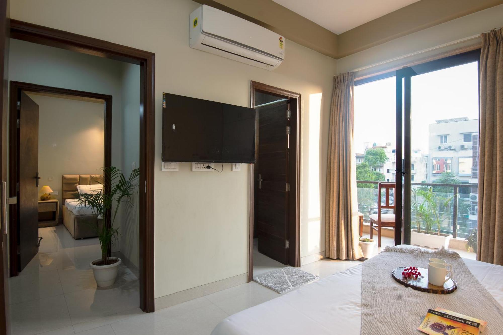 Bedchambers Serviced Apartment, Medicity Ґурґаон Екстер'єр фото