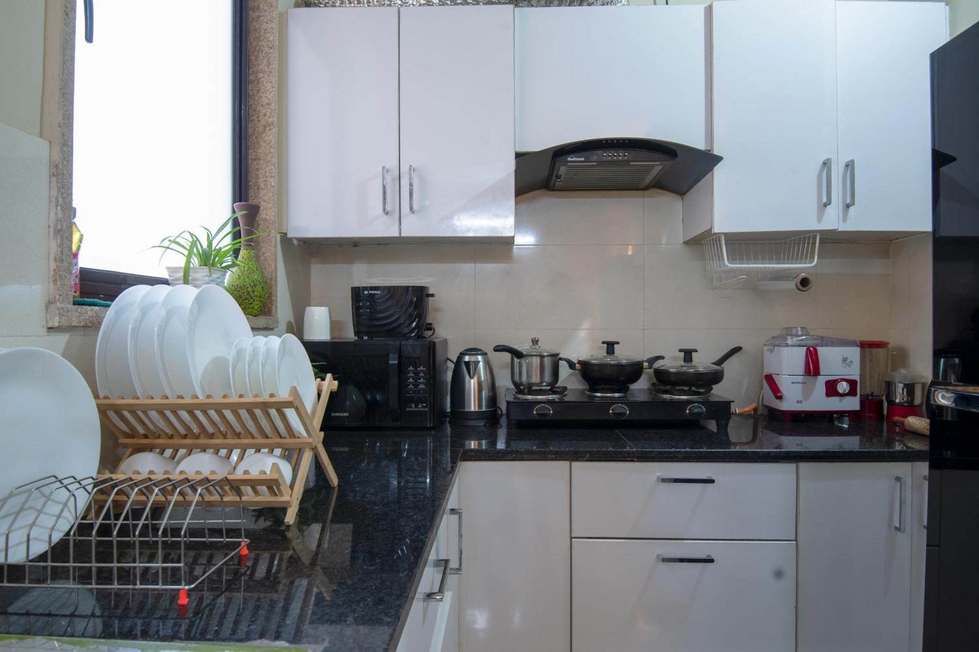 Bedchambers Serviced Apartment, Medicity Ґурґаон Екстер'єр фото